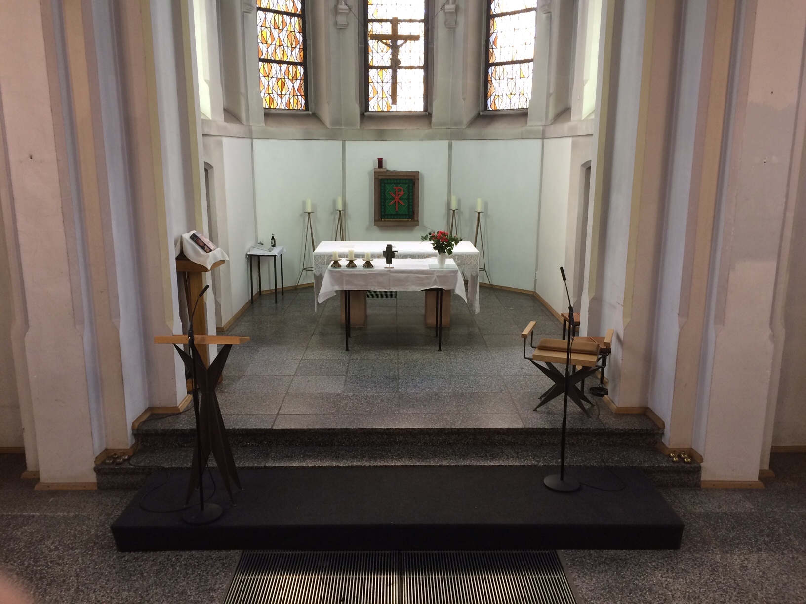 Altar mitte 1